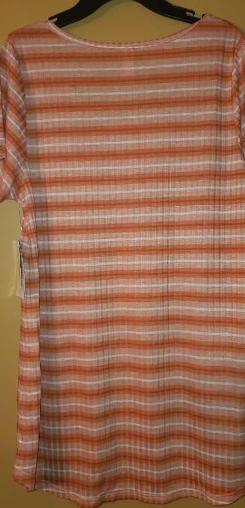 Lula Roe Shirt - Picture 5 of 5